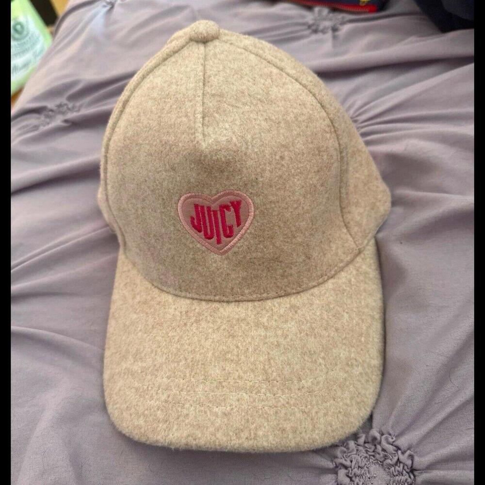 Off white Juicy couture baseball cap with pink logo